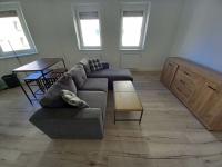 Wohnung mieten Hof klein 80tll9sn76k2